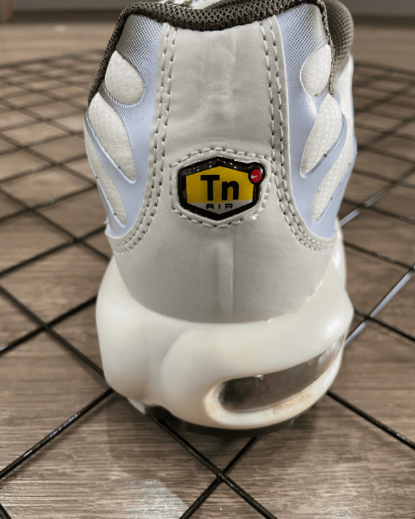 NIKE AIR MAX PLUS TN NEUTRAL OLIVE - Image 3