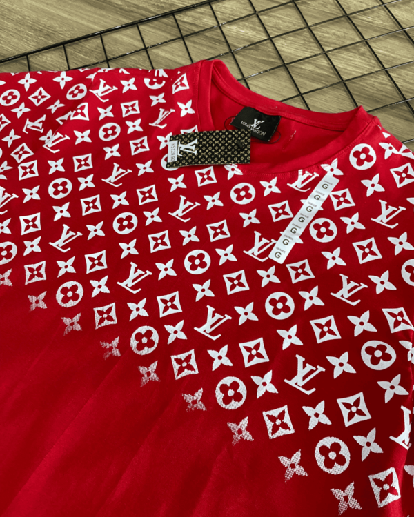 T-SHIRT LV DEGRADE VERMELHA - Image 3