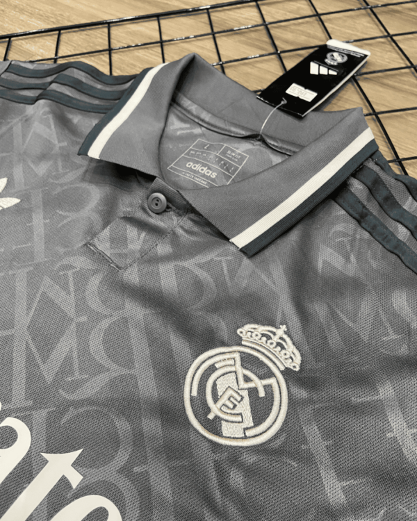 REAL MADRID 3 CINZA 2024/25 TORCEDOR - Image 3