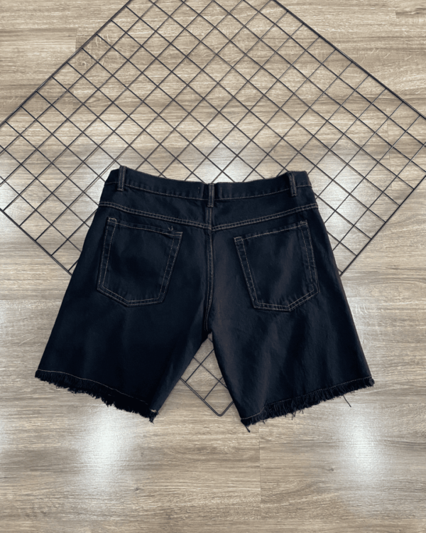 SHORTS JOGADOR JEANS BROW JEANS ( PRETO RISCA BRANCA ) - Image 2