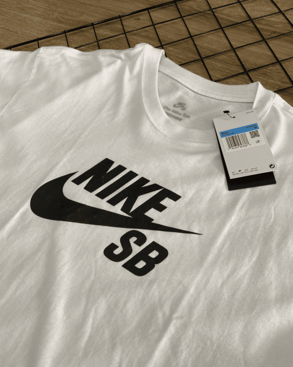 T-SHIRT NIKE SB LARGE - Image 2