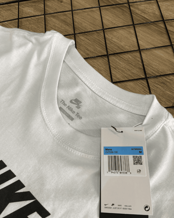 T-SHIRT NIKE SB LARGE - Image 3