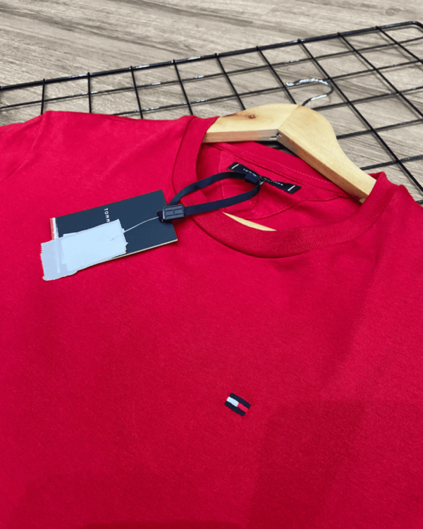 T-SHIRT TOMMY HILFIGER BÁSICA - Image 2