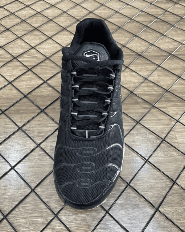 NIKE AIR MAX PLUS TN BLACK WHITE - Imagem 2