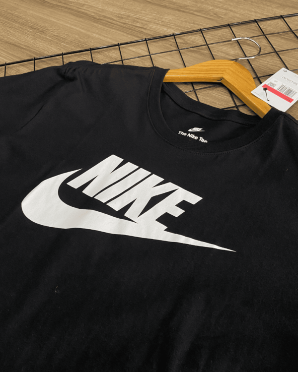 T-SHIRT NIKE SPORTWEAR ACON FUTURA - Image 5