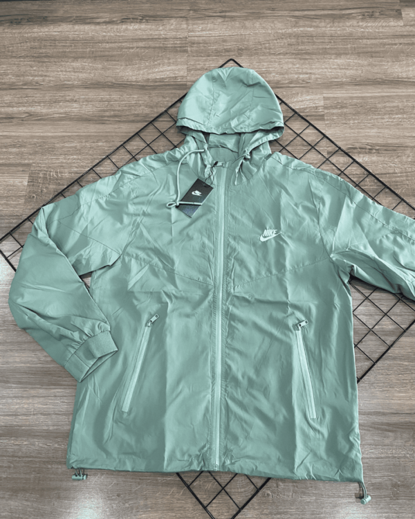 CORTA VENTO NIKE WINDRUNNER VERDE