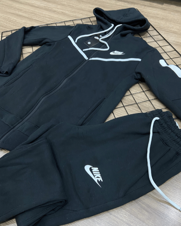 CONJUNTO NIKE TECH FLEECE PRETO - Image 3