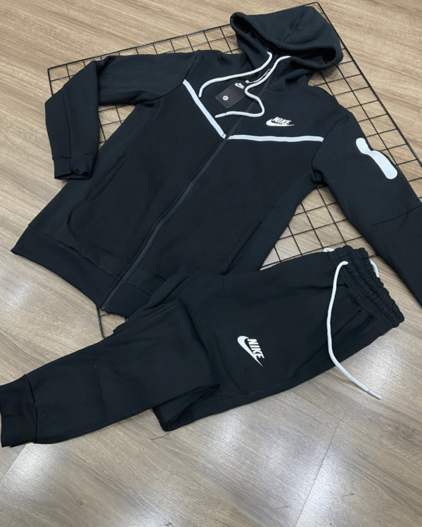 CONJUNTO NIKE TECH FLEECE PRETO - Image 2