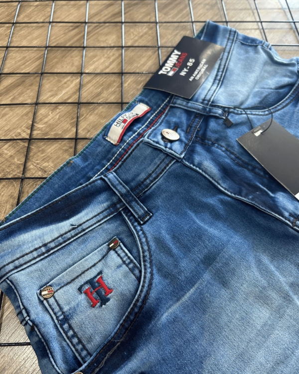 SHORTS TOMMY JEANS 3030 - Imagem 2