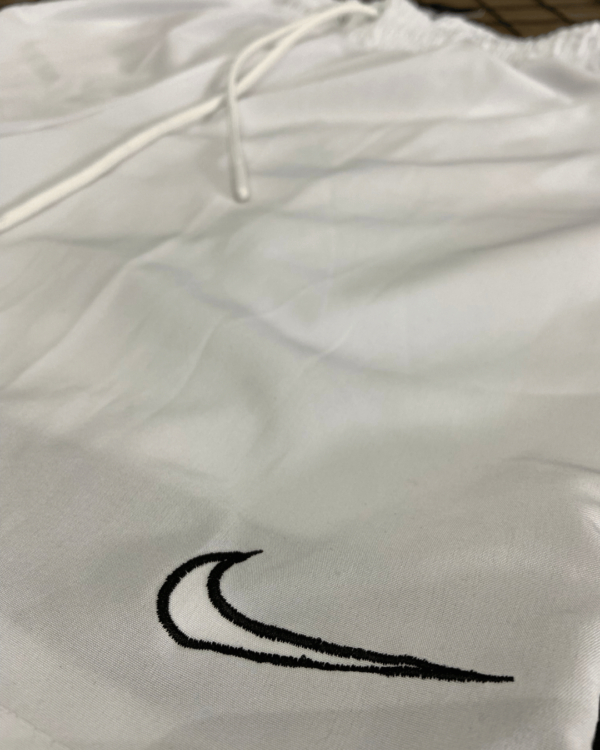 SHORTS NIKE DRYFIT BRANCO - Imagem 3