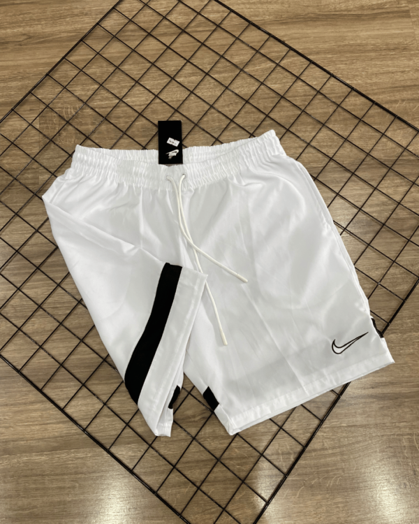 SHORTS NIKE DRYFIT BRANCO - Imagem 2