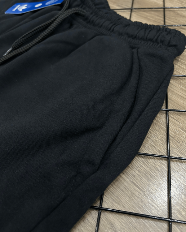 SHORTS ADIDAS MOLETOM PRETO - Imagem 3