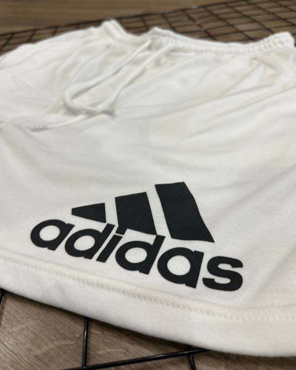 SHORTS ADIDAS MOLETOM BRANCO - Imagem 3