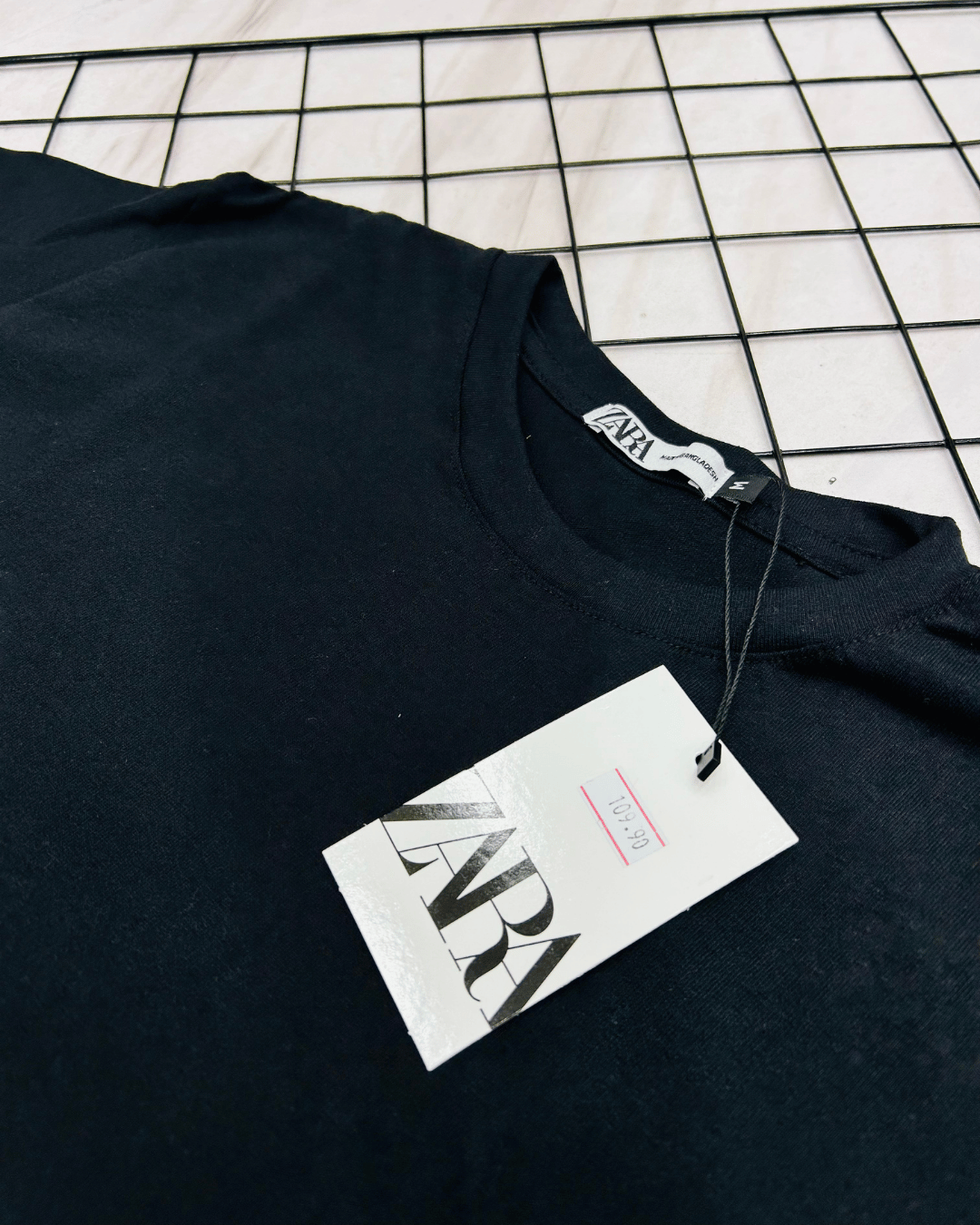 T-SHIRT ZARA BASICA PRETO - Imagem 2