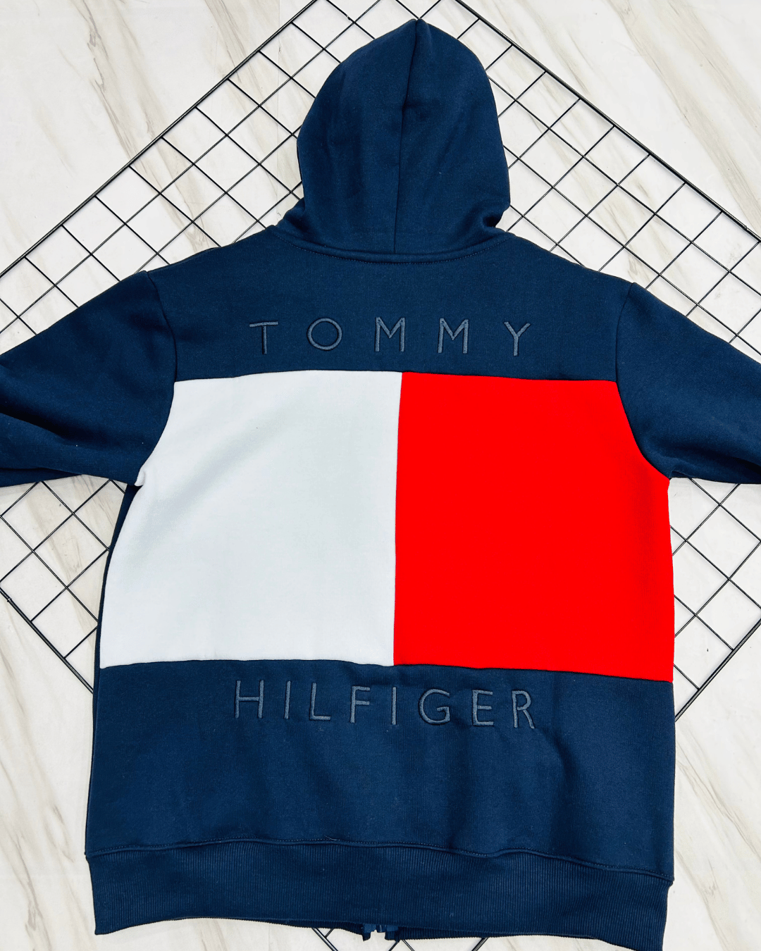 BLUSA MOLETOM TOMMY HILFIGER 2025 - Imagem 4