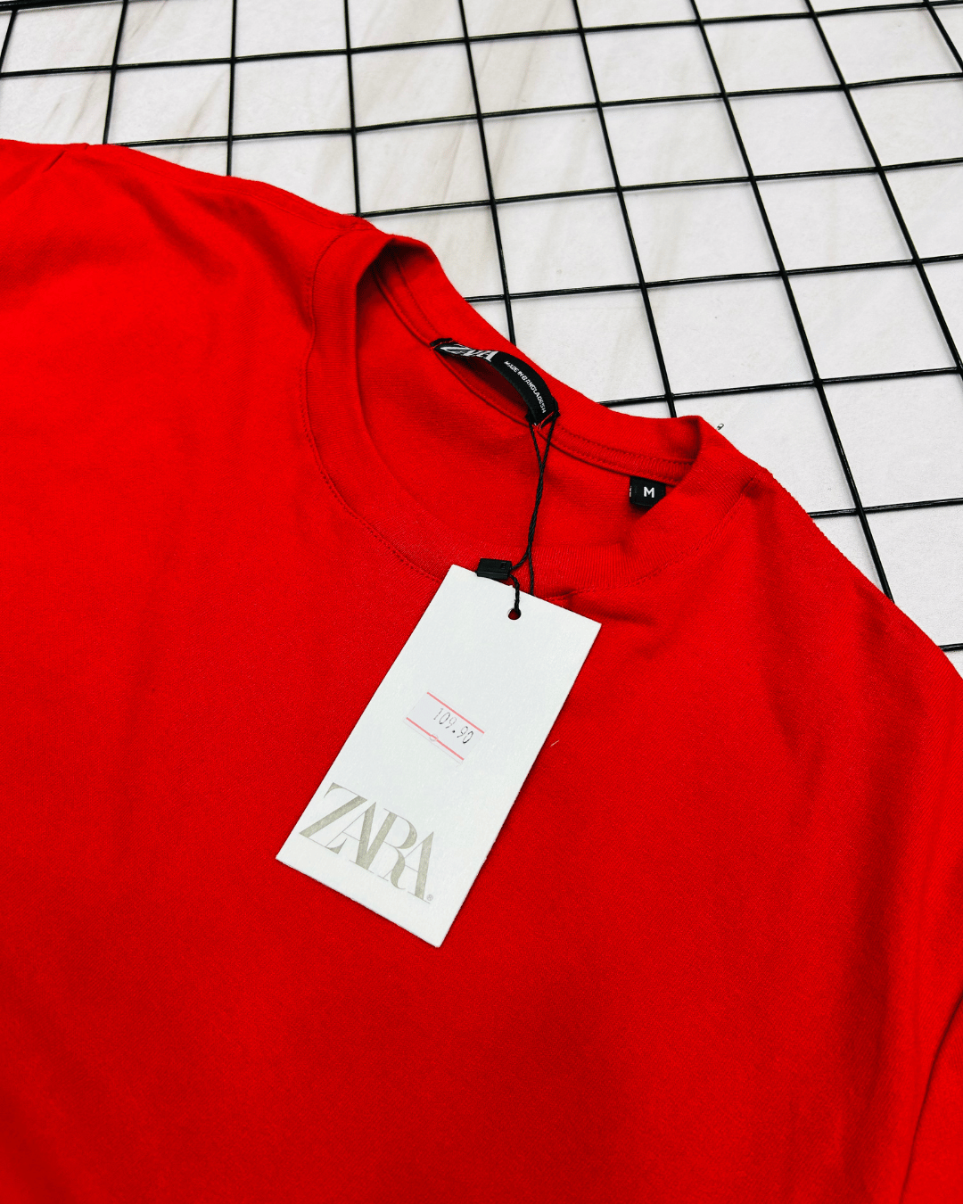 T-SHIRT ZARA BASICA VERMELHO - Imagem 2