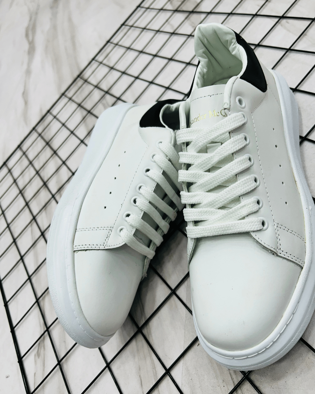 TENIS ALEXANDER MCQUEEN BRANCO - Imagem 2